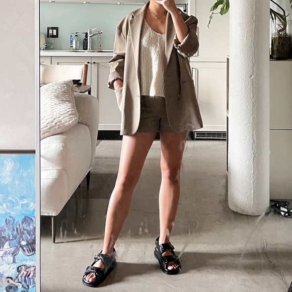 Babaton Agency Blazer and Shorts Set (Taupe) - Picture 4 of 8